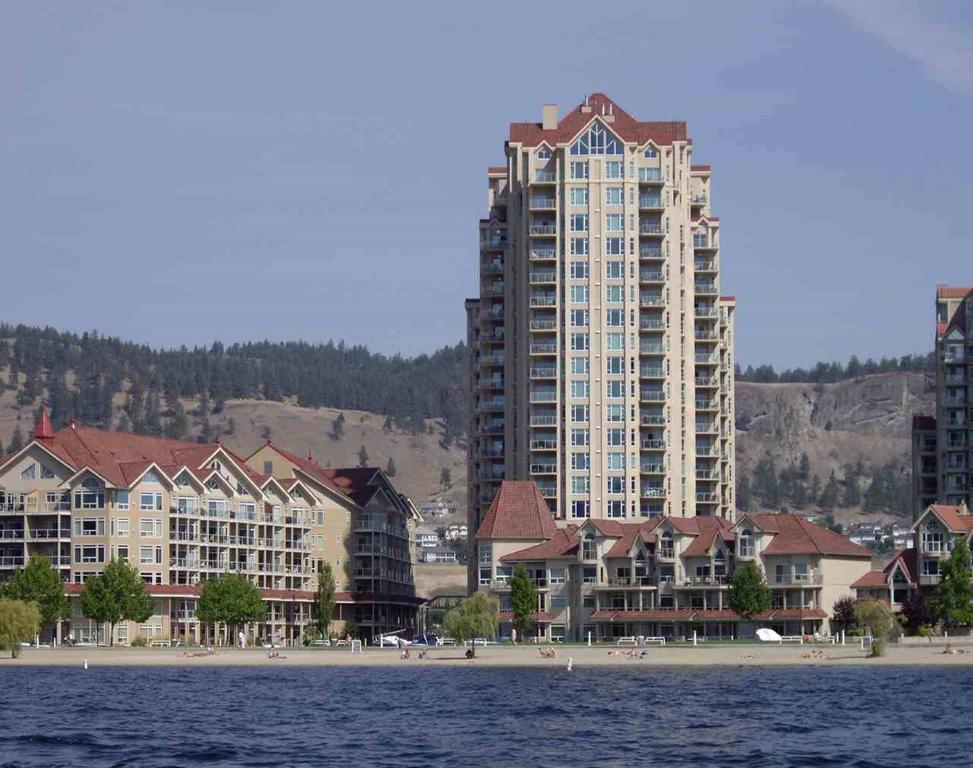 Sunset Waterfront Resort By Kelownacondorentals Exteriör bild