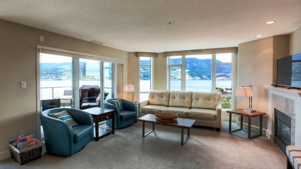 Sunset Waterfront Resort By Kelownacondorentals Exteriör bild