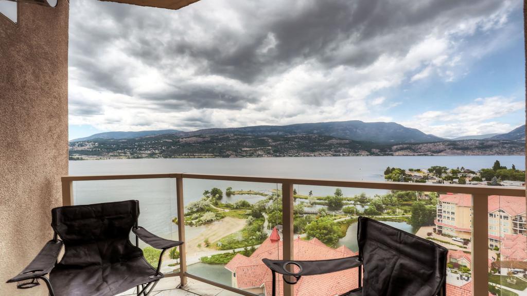 Sunset Waterfront Resort By Kelownacondorentals Exteriör bild