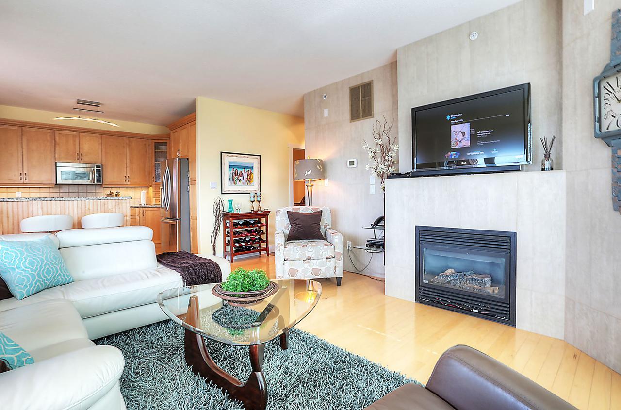 Sunset Waterfront Resort By Kelownacondorentals Exteriör bild