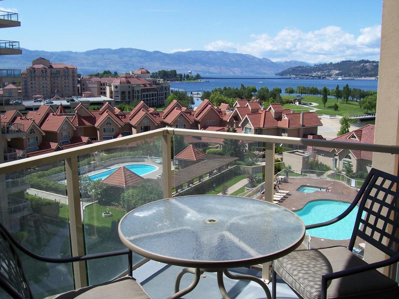 Sunset Waterfront Resort By Kelownacondorentals Exteriör bild