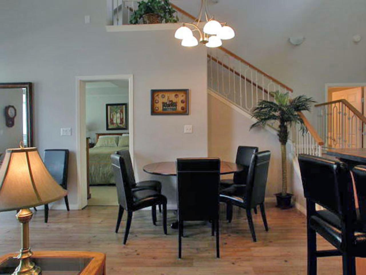 Sunset Waterfront Resort By Kelownacondorentals Exteriör bild