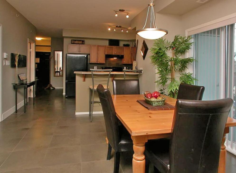 Sunset Waterfront Resort By Kelownacondorentals Exteriör bild