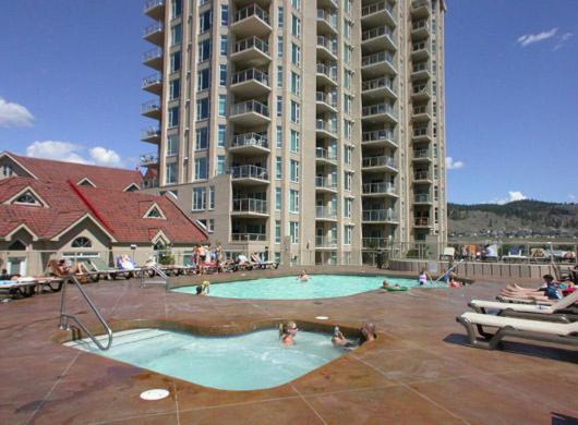 Sunset Waterfront Resort By Kelownacondorentals Exteriör bild